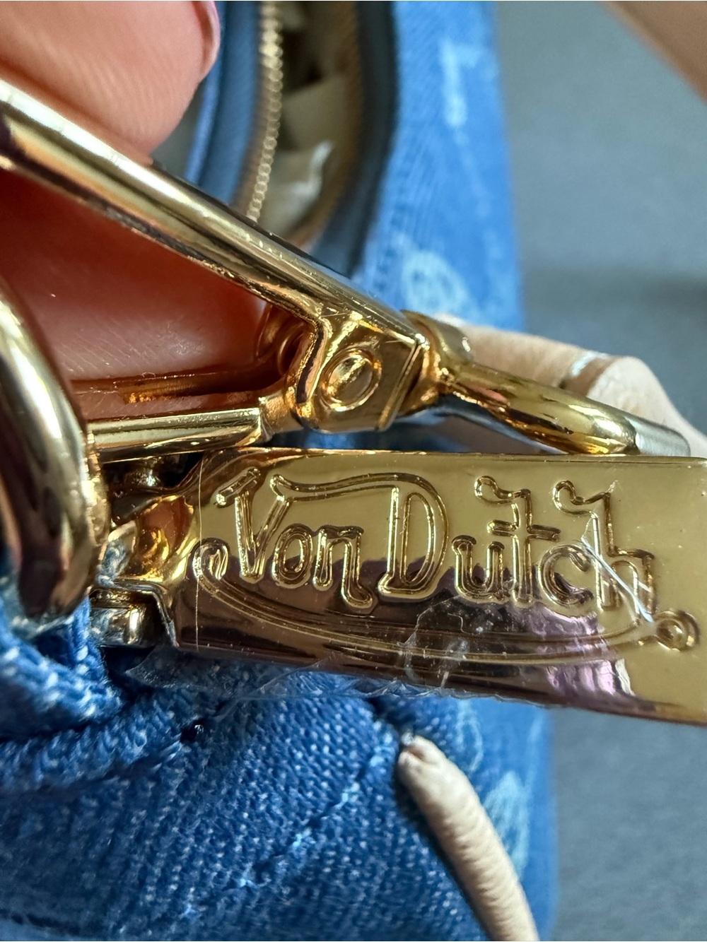 Von Dutch Blue Denim Shoulder Bag with Cream Handle and Gold Chain Charm - Picture 7 of 10